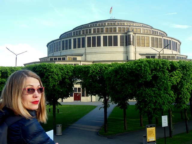 lovesmesomecentennialhall