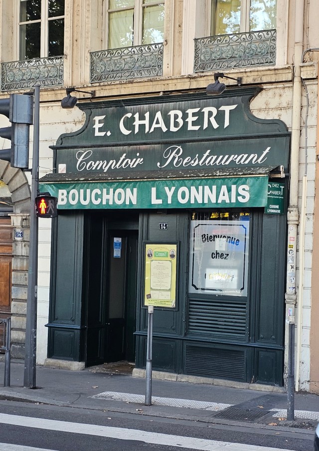 Storefront of E. Chabert - Comptoir Restaurant - Bouchon Lyonnais